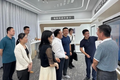 适老化改造成果考察 | 苏州市民政局陈正峰局长一行领导莅临中安科子公司中科智能考察指导